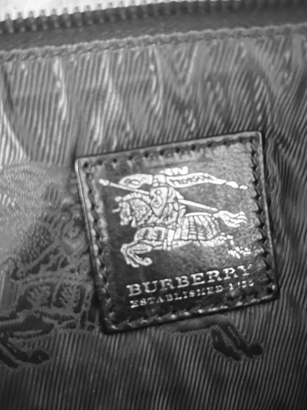 AUTHENTIC Y2K Burberry Prorsum Knight Black
Studded Evening Clutch / Wristlet - Picture 5 of 9